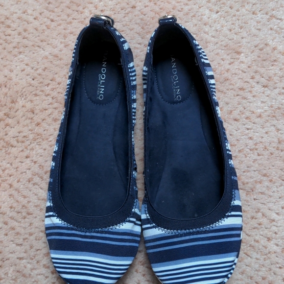NWOT Bandolino Striped Flats - Picture 3 of 6